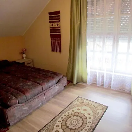 Leander Vendeghaz Guest house *
