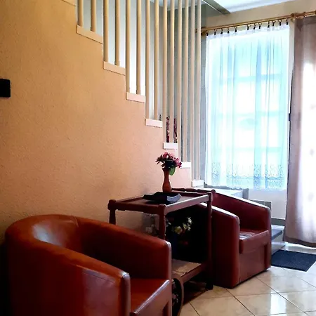 Leander Vendeghaz Guest house *