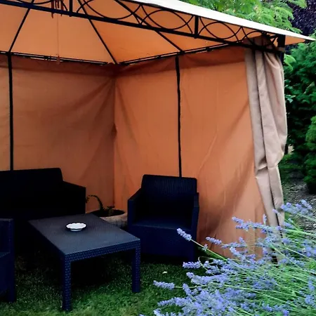 Leander Vendeghaz Guest house