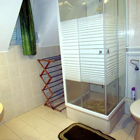 Leander Vendeghaz Guest house