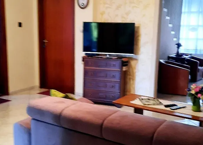 Leander Vendeghaz Affittacamere Gyenesdiás